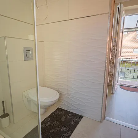 Iranyi * بودابست