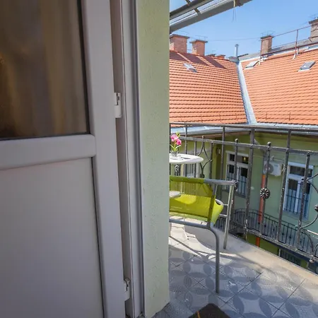 Iranyi بودابست