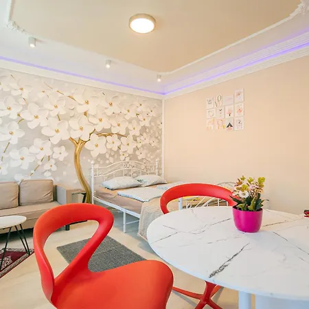 Iranyi Apartment